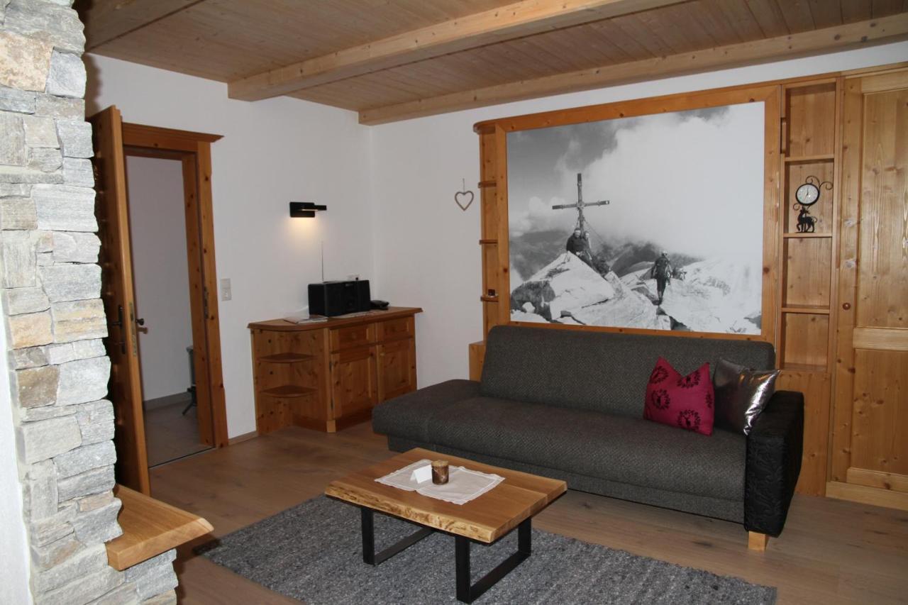 Appartements Familie Eberharter フィンケンベルク エクステリア 写真