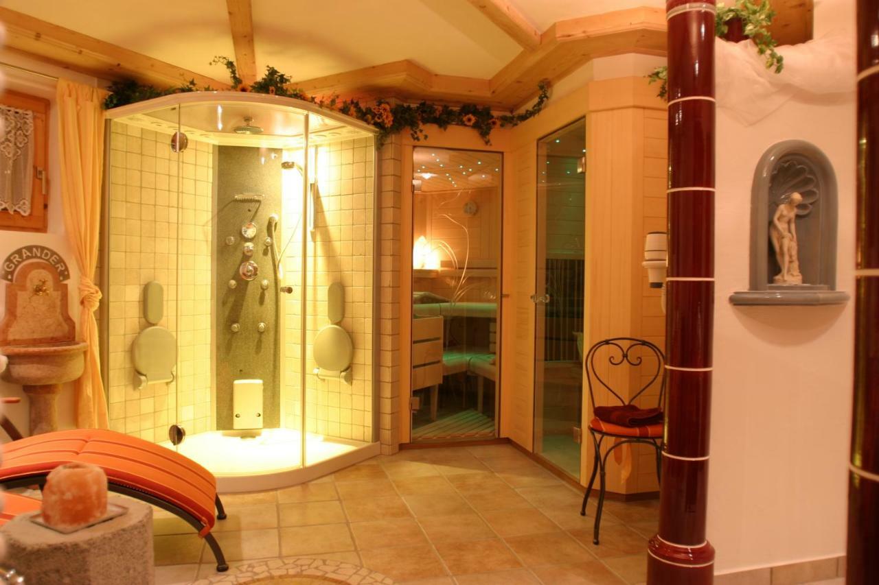 Appartements Familie Eberharter フィンケンベルク エクステリア 写真